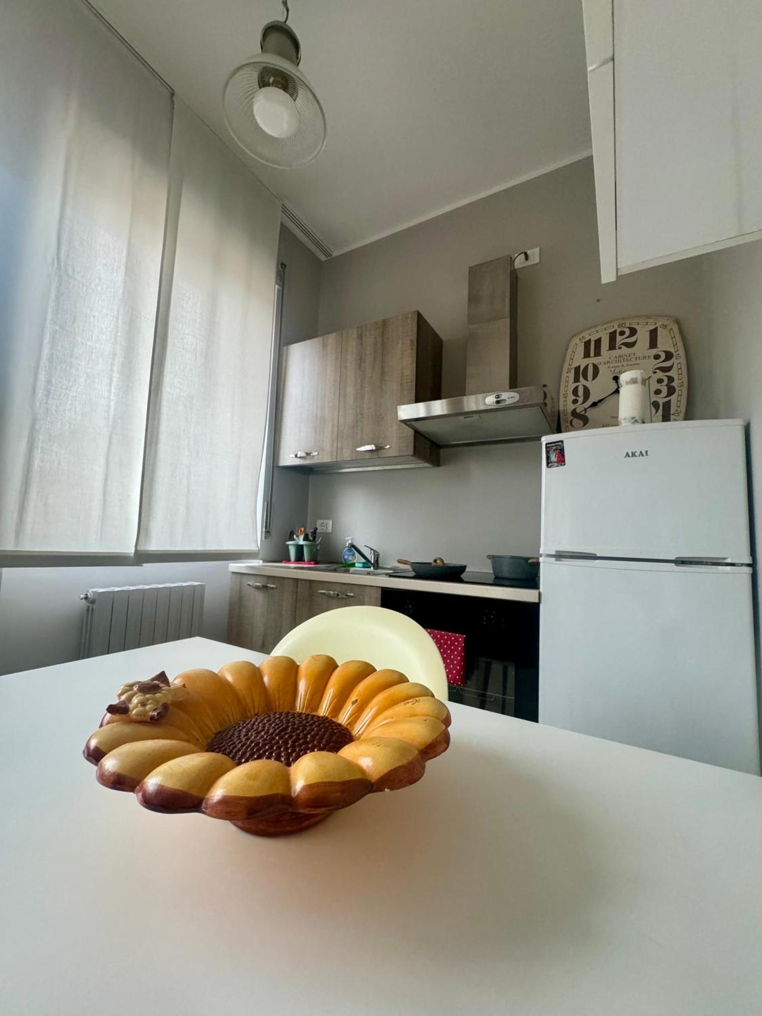 Casa Tito - Accogliente Monolocale A Due Passi Dalla Stazione Cesano Maderno Exterior foto