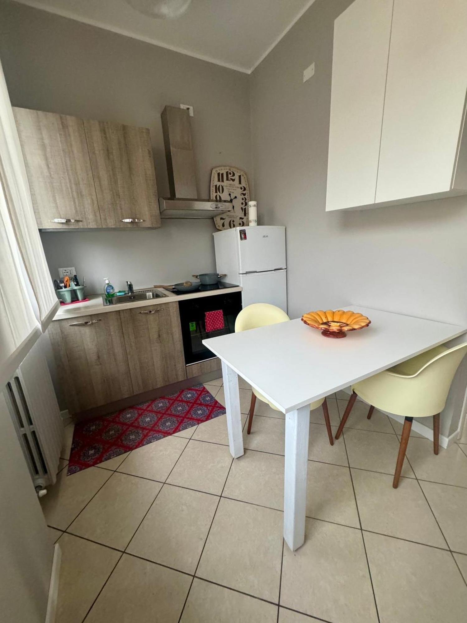 Casa Tito - Accogliente Monolocale A Due Passi Dalla Stazione Cesano Maderno Exterior foto